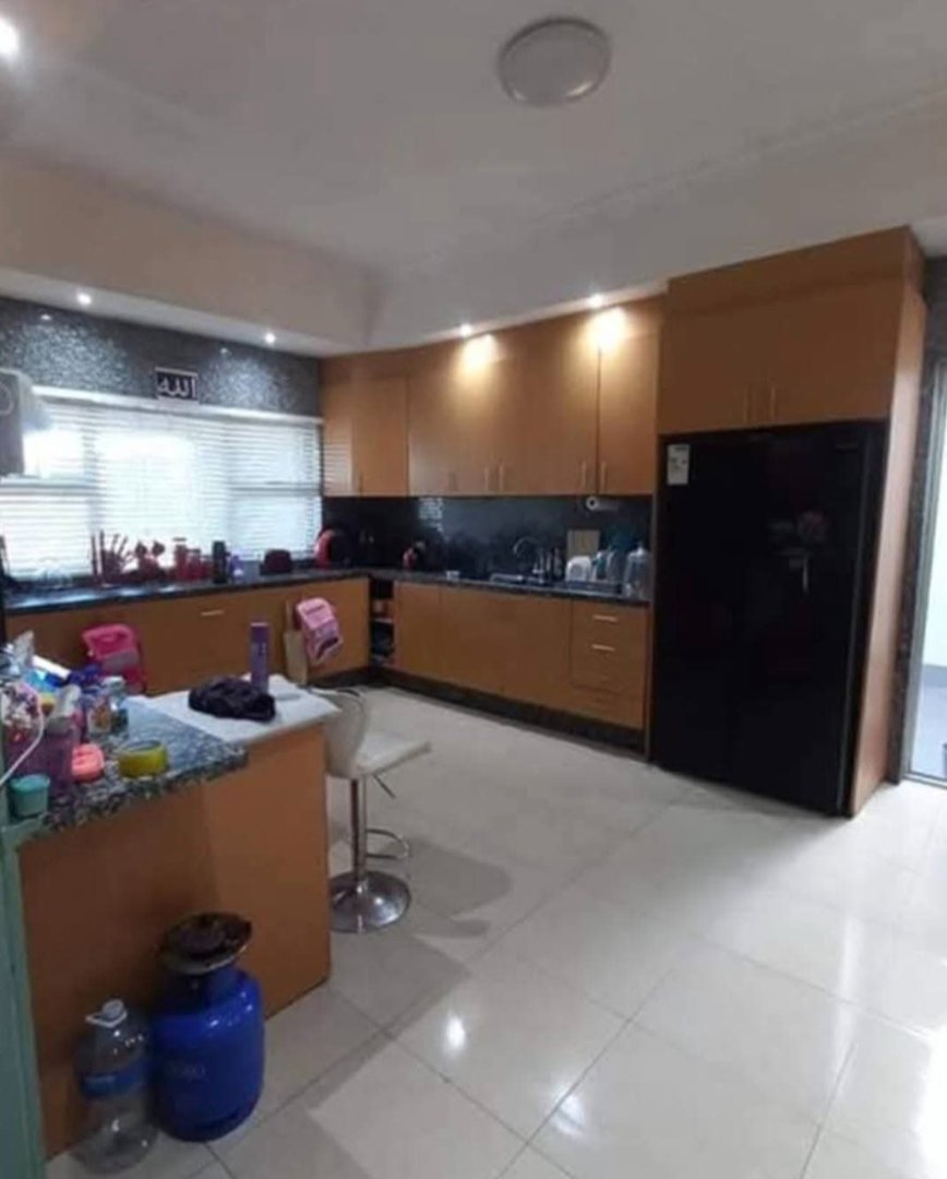  Bedroom Property for Sale in Highlands Estate Western Cape